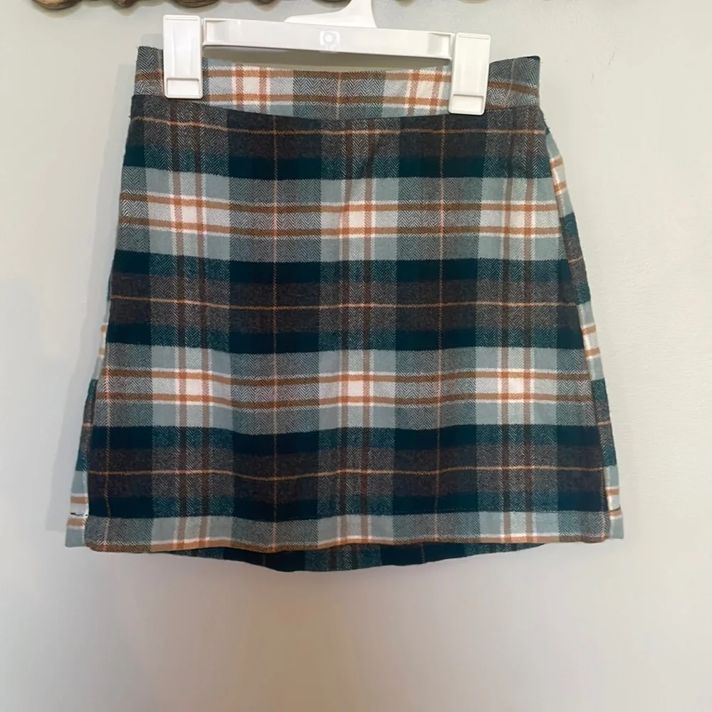 AMERICAN EAGLE OUTFITTERS PLAID MINI SKIRT NEVER WORN SO SOFT - Picture 2 of 7